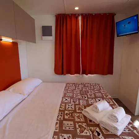 Village Camping 3*